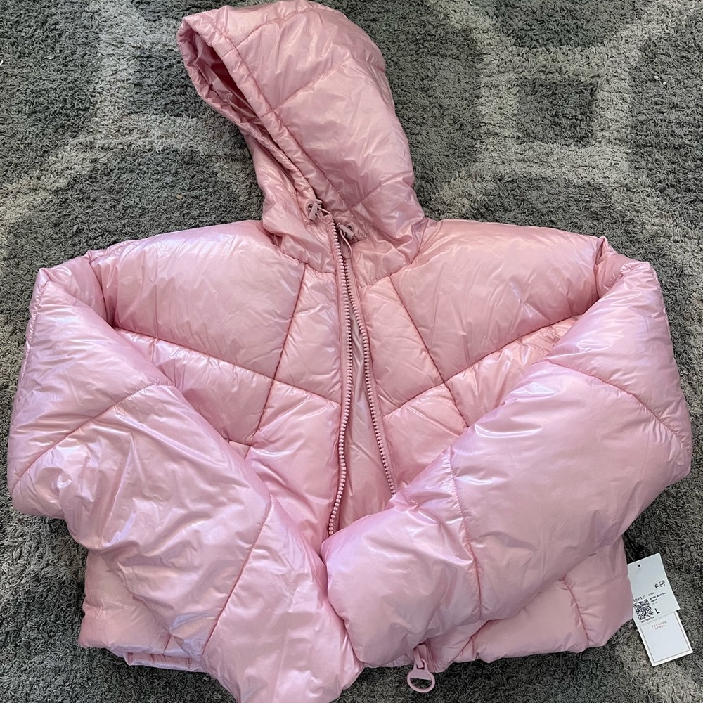 Light Pink Shiny Puffer from Forever 21, new with tags!! 💞